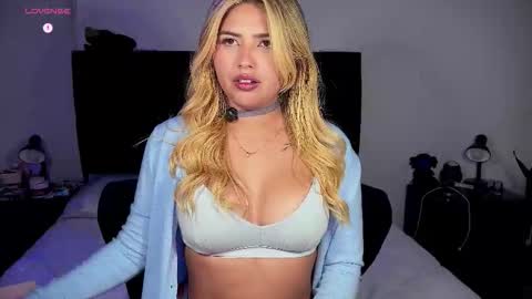 Snapshot of whites_emma chatting on October 2025 02:41:01 AM EMMA online show from October 2025 02:41:01 AM