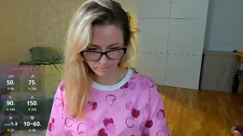 Snapshot of whitneypunnch chatting on June 2026 08:45:02 AM whitneypunnch online show from June 2026 08:45:02 AM