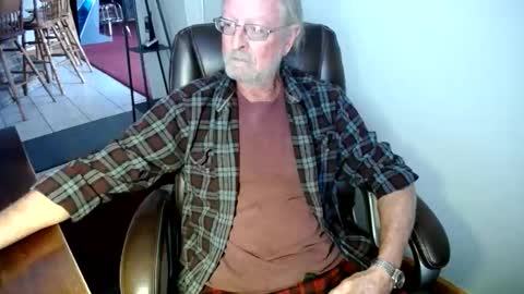 Snapshot of whofcares2 chatting on February 2026 06:47:02 PM whofcares2 online show from February 2026 06:47:02 PM