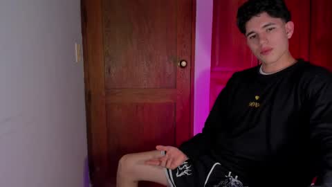 Snapshot of whos_he chatting on January 2026 11:54:02 PM whos_he online show from January 2026 11:54:02 PM