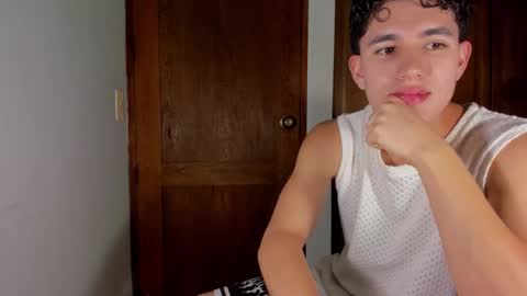 Snapshot of whos_he chatting on January 2026 12:59:02 AM whos_he online show from January 2026 12:59:02 AM