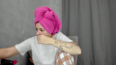 Snapshot of why_again_me chatting on January 2026 06:23:02 PM Veronica online show from January 2026 06:23:02 PM