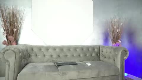 Lili online show from March 2026 06:28:02 AM