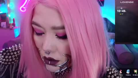 Laura  online show from December 2024 04:49:02 AM