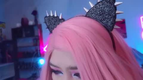 Laura  online show from December 2024 11:01:02 PM