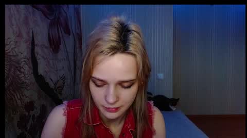 Victoria online show from September 2025 04:51:02 AM