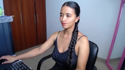 Ilauren online show from January 2025 09:01:01 PM