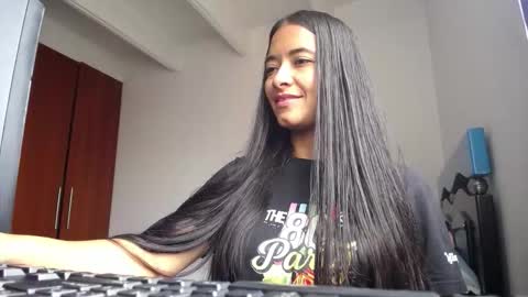 Ilauren online show from March 2026 12:22:02 PM