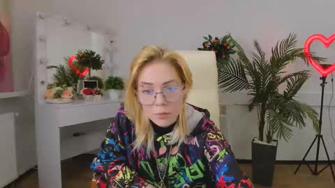 wild_berry_soul online show from October 2025 06:36:01 AM