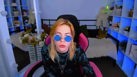 wild_berry_soul online show from October 2025 05:59:01 AM