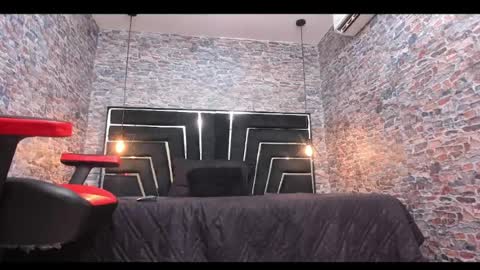 wild_firee_ online show from May 2026 07:54:02 PM