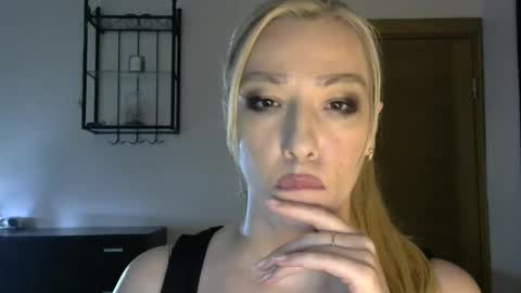 Alina online show from January 2025 11:12:02 AM