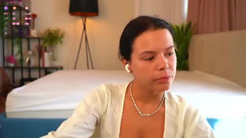 Mia online show from June 2026 04:03:01 AM