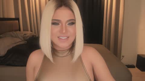 Snapshot of wildbelladonnats chatting on December 2024 01:08:01 AM BELLA online show from December 2024 01:08:01 AM