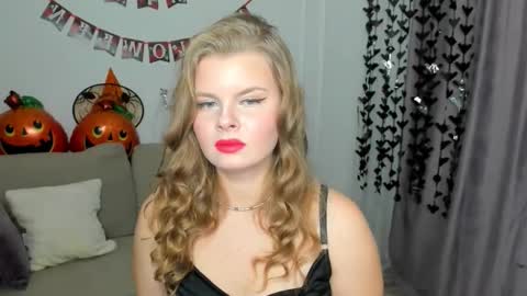 wildedesire online show from October 2025 12:05:02 PM