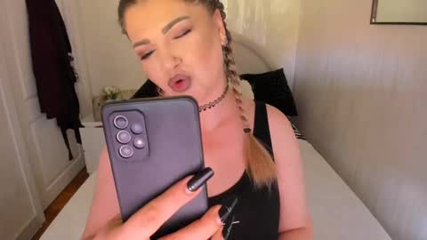 Miss Deea online show from May 2026 11:16:02 AM