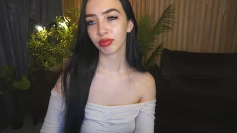 Alena online show from October 2025 07:51:01 AM