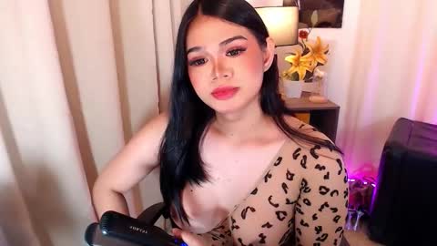 Ms Lucy online show from November 2025 01:19:01 AM