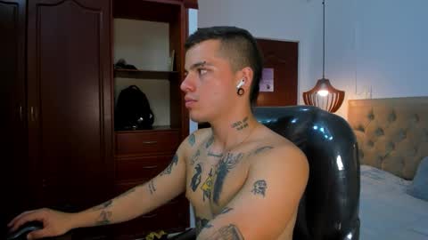 Snapshot of wildthor26 chatting on September 2025 03:55:02 AM wild online show from September 2025 03:55:02 AM