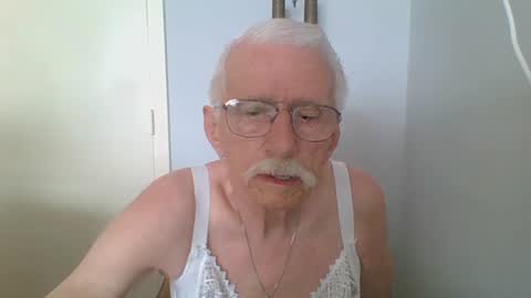 willem77779 online show from June 2026 09:45:01 AM