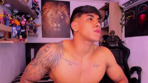 Snapshot of william_dracko9 chatting on December 2024 07:28:01 AM Dracko online show from December 2024 07:28:01 AM