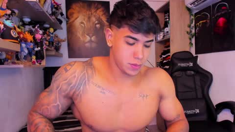 Snapshot of william_dracko9 chatting on January 2025 08:39:01 PM Dracko online show from January 2025 08:39:01 PM