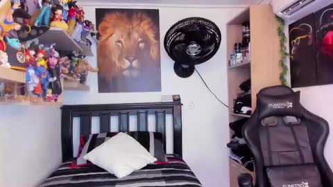 Snapshot of william_dracko9 chatting on September 2025 02:57:01 AM Dracko online show from September 2025 02:57:01 AM