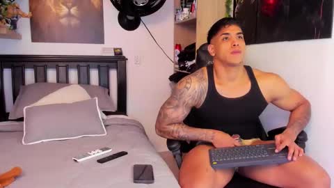 Snapshot of william_dracko9 chatting on October 2025 01:20:01 AM Dracko online show from October 2025 01:20:01 AM