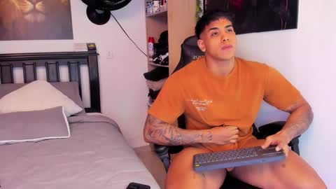 Snapshot of william_dracko9 chatting on October 2025 03:25:01 AM Dracko online show from October 2025 03:25:01 AM