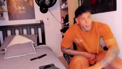 Snapshot of william_dracko9 chatting on October 2025 08:27:02 PM Dracko online show from October 2025 08:27:02 PM