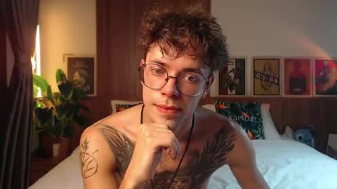 Snapshot of william_henry_a chatting on May 2026 02:03:01 PM William online show from May 2026 02:03:01 PM