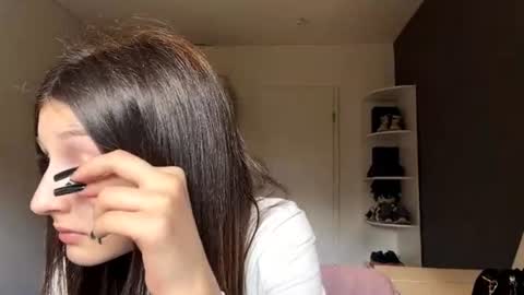 Mari online show from June 2026 05:26:01 PM
