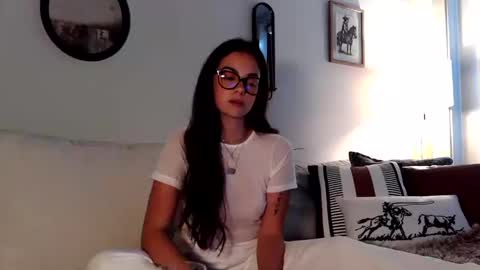 willowbelle online show from October 2025 10:45:01 PM