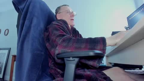 Snapshot of willyskynn chatting on February 2026 07:28:01 PM WillySkynn online show from February 2026 07:28:01 PM
