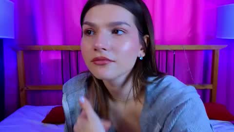 Vicki3 online show from March 2026 07:00:02 AM