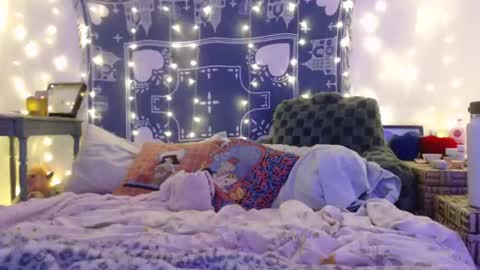 Eevie online show from January 2025 04:33:01 AM