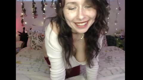 Eevie online show from April 2026 01:37:01 AM