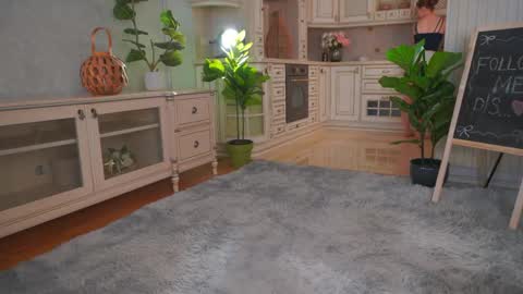 Lillian online show from June 2026 03:46:01 AM