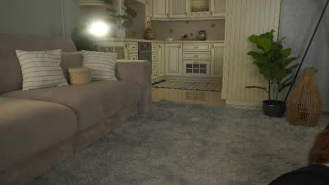 Lillian online show from June 2026 03:00:01 AM