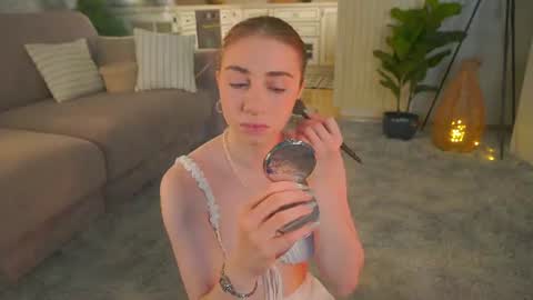 Lillian online show from June 2026 03:25:01 AM