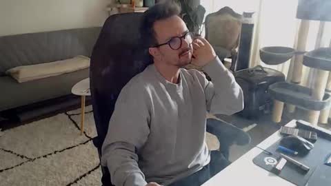 cream36 online show from October 2025 12:15:02 PM