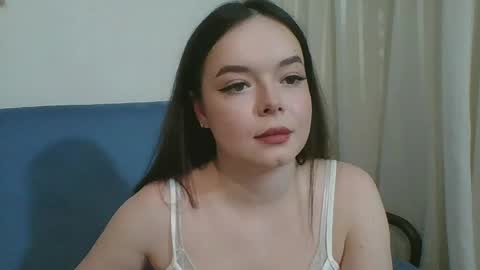 Snapshot of winter__white_rose chatting on June 2026 07:06:02 PM Emma online show from June 2026 07:06:02 PM