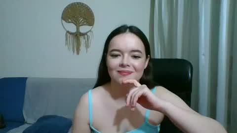 Snapshot of winter__white_rose chatting on June 2026 07:12:01 PM Emma online show from June 2026 07:12:01 PM