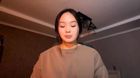 Amina online show from October 2025 03:45:02 PM