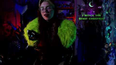 Snapshot of witch_fiona chatting on December 2024 08:14:02 PM Goddess of two strapons - Mr. long Don Mr. Pinky online show from December 2024 08:14:02 PM