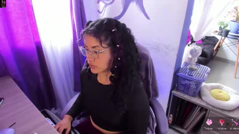     Luna Violeta  A r t i s t  online show from November 2025 07:46:02 PM