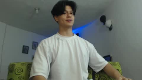 Snapshot of with_ken chatting on February 2025 01:22:01 PM Ken online show from February 2025 01:22:01 PM