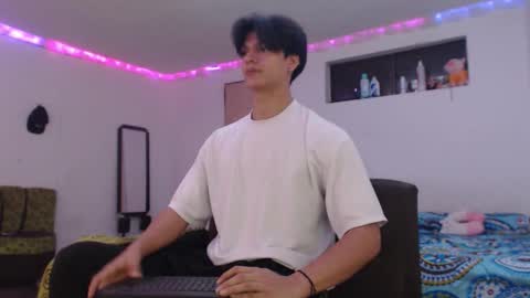 Snapshot of with_ken chatting on October 2025 01:50:01 PM Ken online show from October 2025 01:50:01 PM