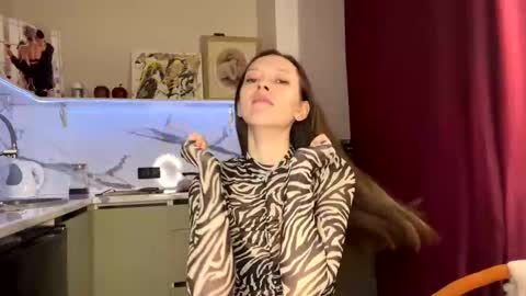 Isobelle online show from January 2025 12:37:01 PM