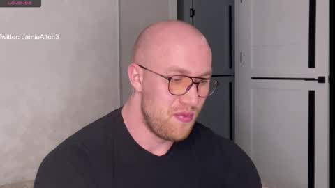 Wlademar online show from October 2025 12:05:01 PM